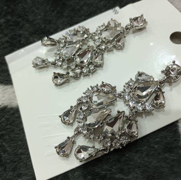 H&m rhinestone earrings - Picture 2 of 4